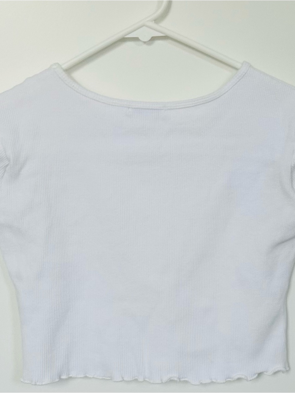 MIOU MUSE Waffle Knit Crop Top White Lettuce Ruffle Details - Picture 3 of 5